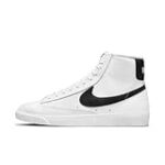 Comparativa de Zapatillas Nike Mujer Blazer: ¿Son la Mejor Opción para el Fútbol?