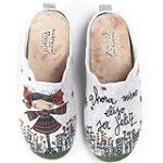 Zapatillas de Casa La Valenciana: Comodidad y Estilo para los Futbolistas Fuera del Campo Zapatillas de Casa La Valenciana: Comodidad y Estilo para los Futbolistas Fuera del Campo